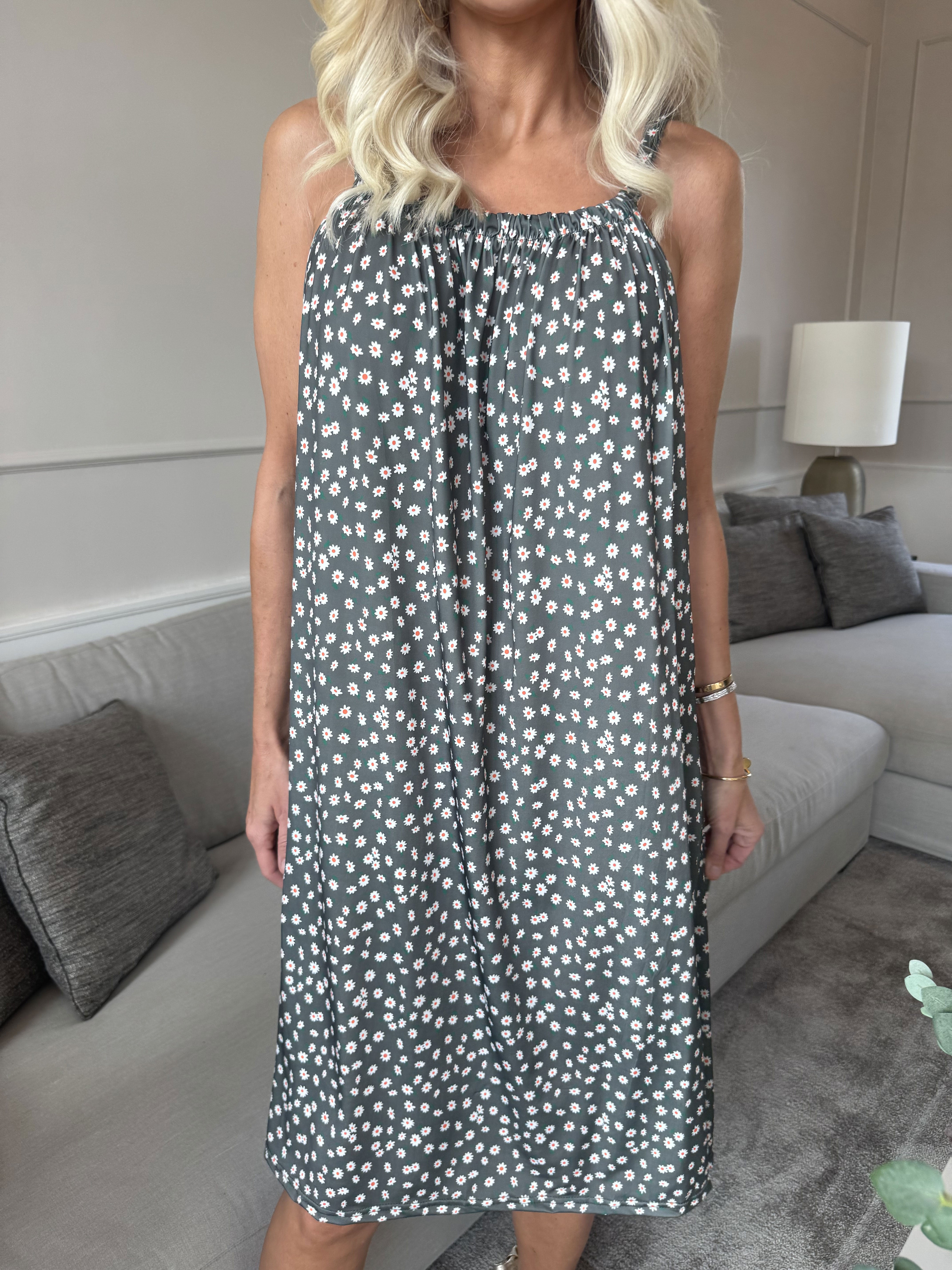 SunLove Small Flower - Elastisk stropkjole med blomsterprint